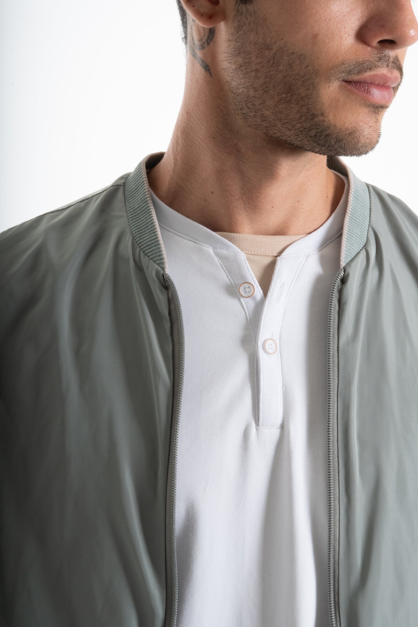 CHAQUETA BOMBER LIGERA VERDE