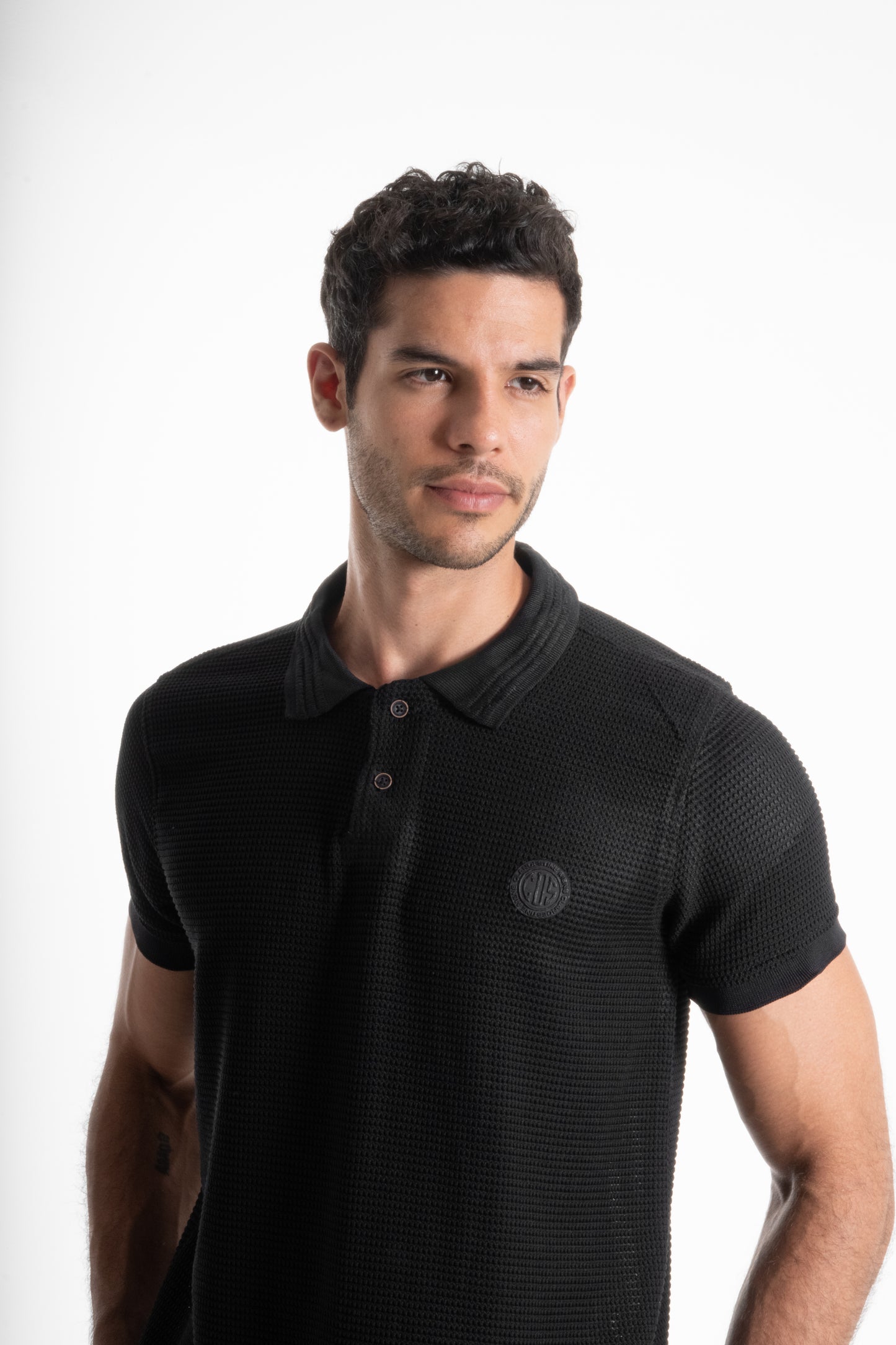 POLO TEXTURA BURBUJA NEGRO