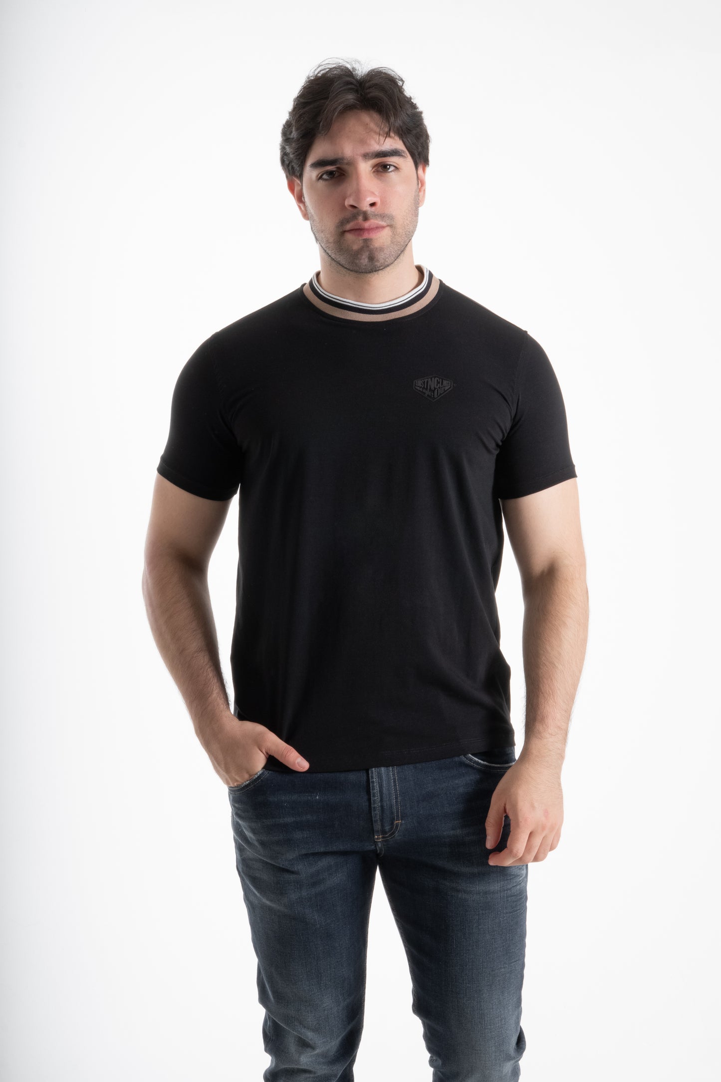 CAMISETA LIGERA NEGRO