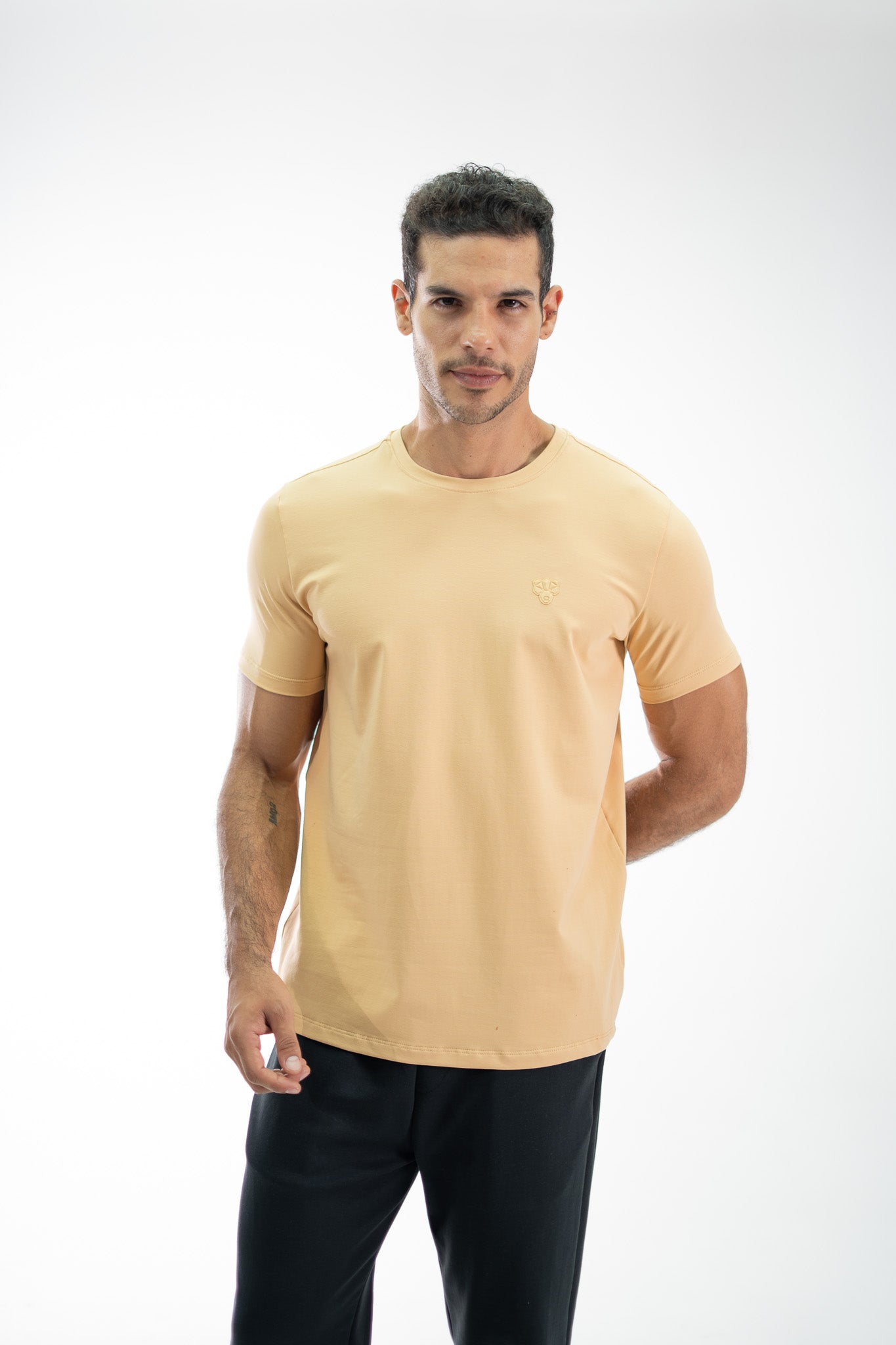 CAMISETA ESSENTIAL AMARILLO SORBETE
