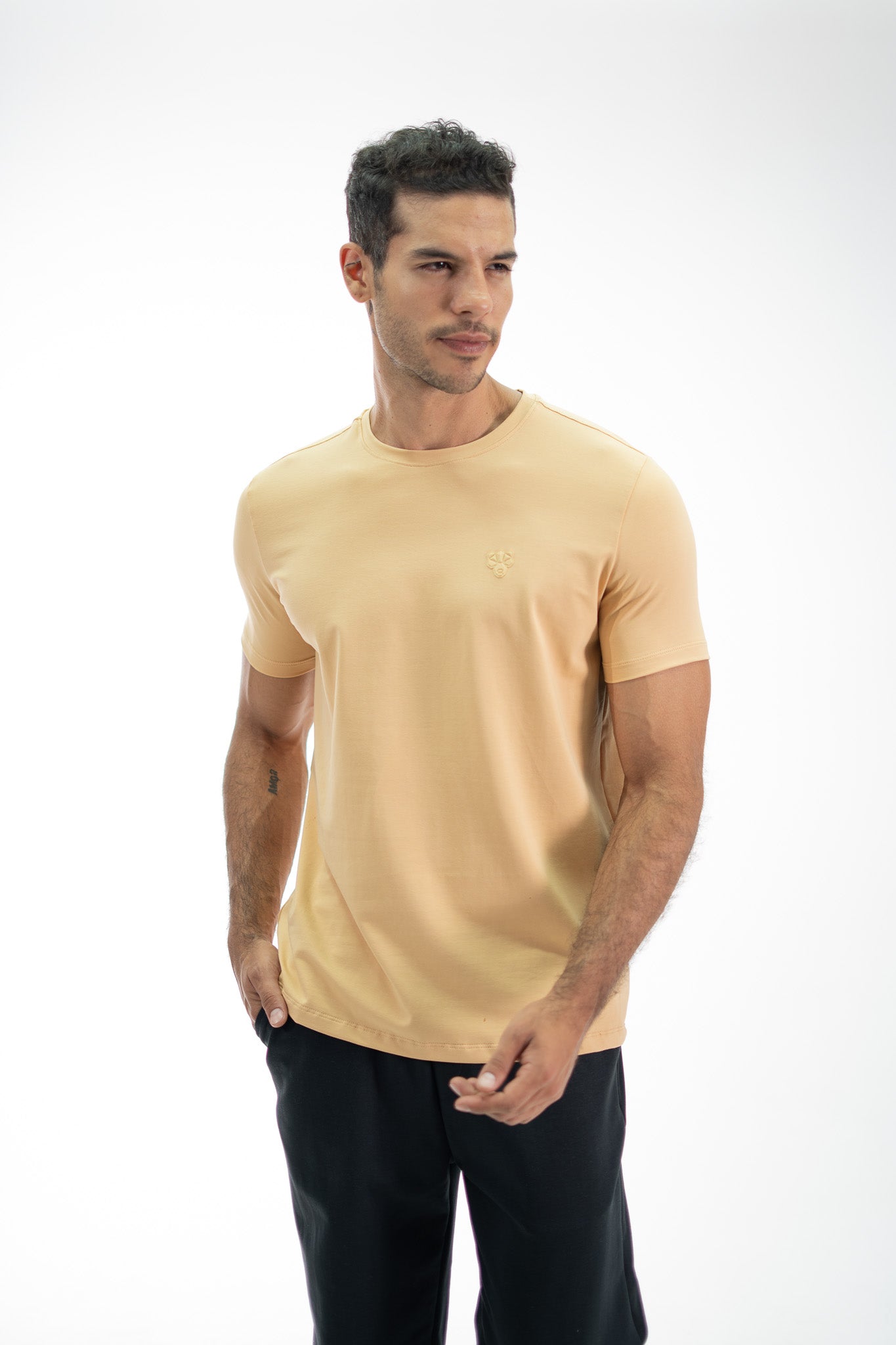 CAMISETA ESSENTIAL AMARILLO SORBETE
