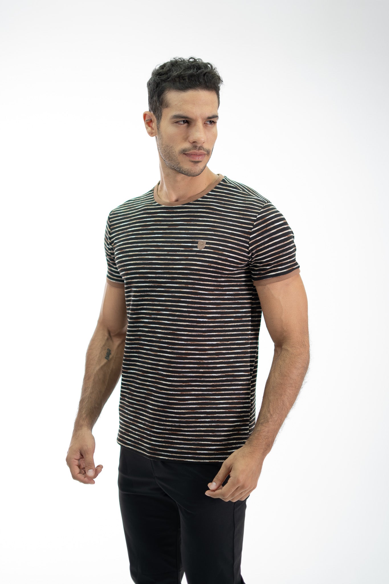 CAMISETA A RAYAS NEGRA